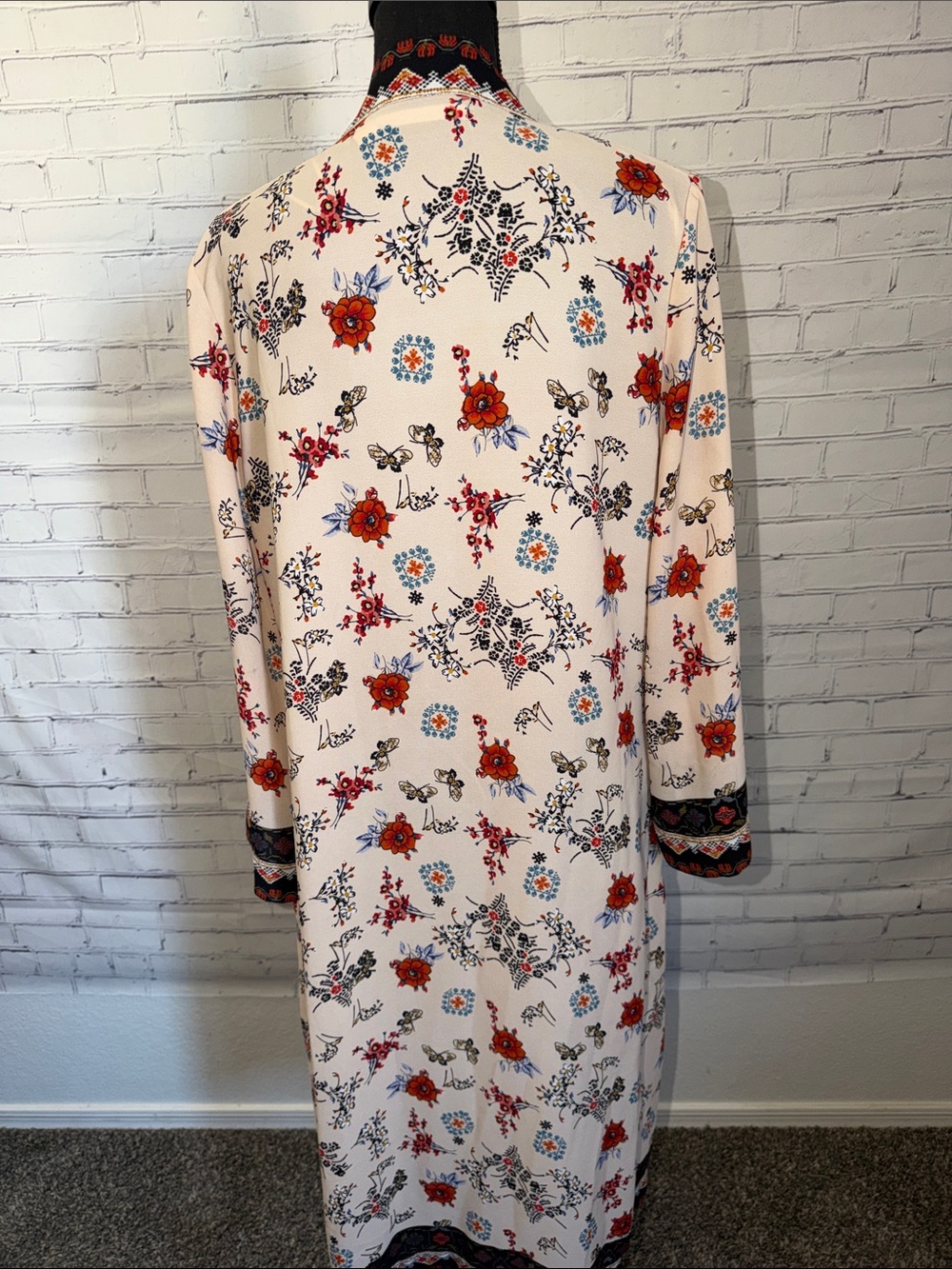 EUC Chelsea and Violet Ivory Floral Boho Duster Cardigan with Black Trim. Medium - Picture 4 of 6